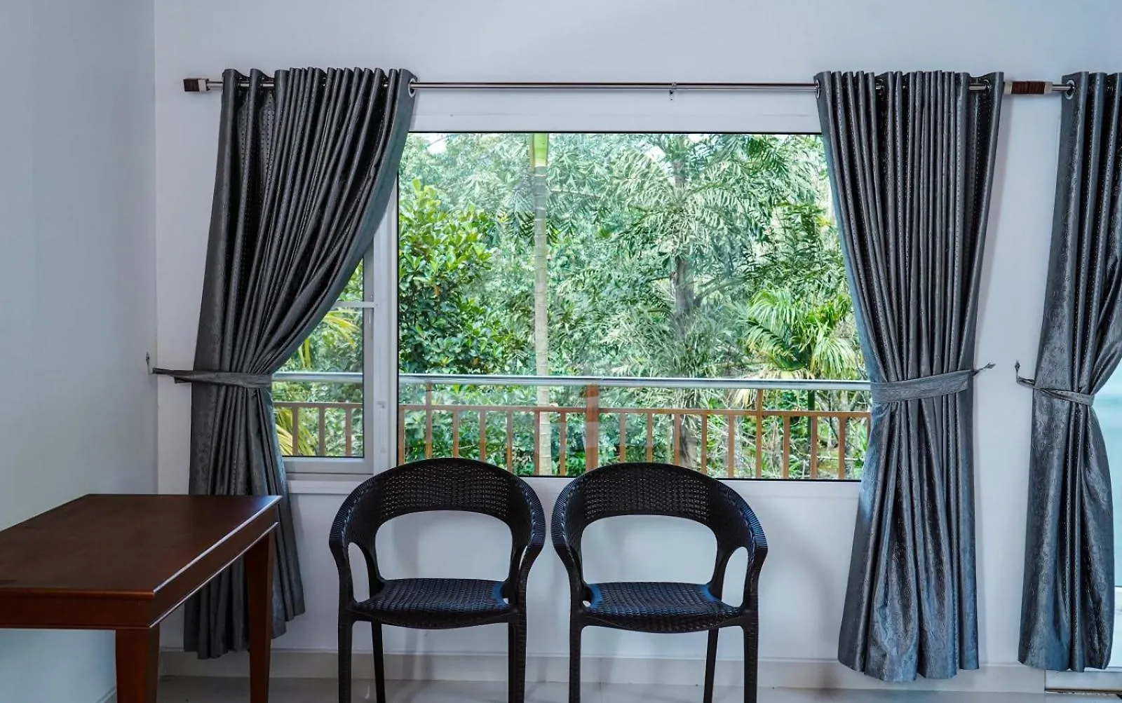 Bed and Breakfast Misty Bush Муннар