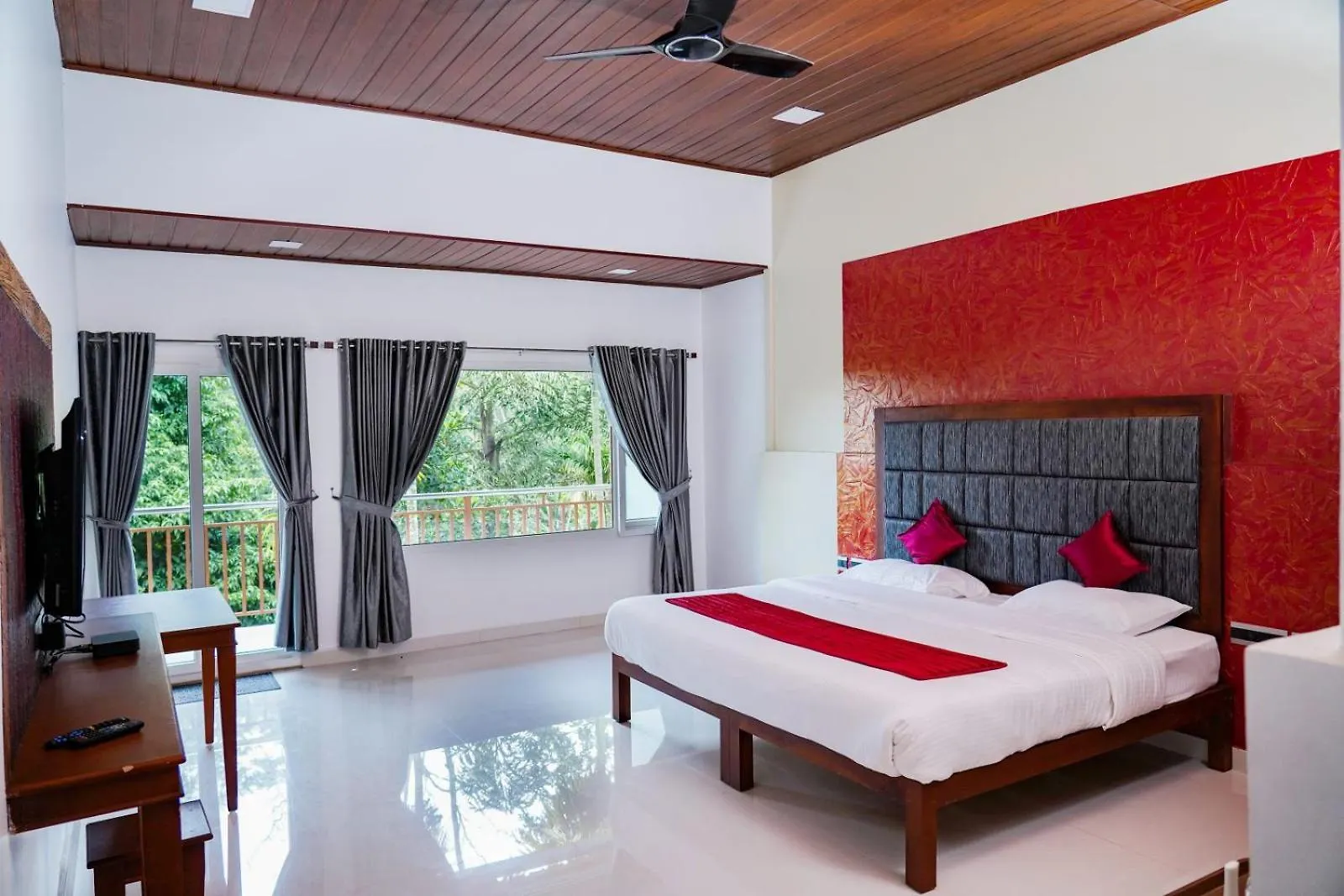 Bed & Breakfast Bed and Breakfast Misty Bush Munnar India