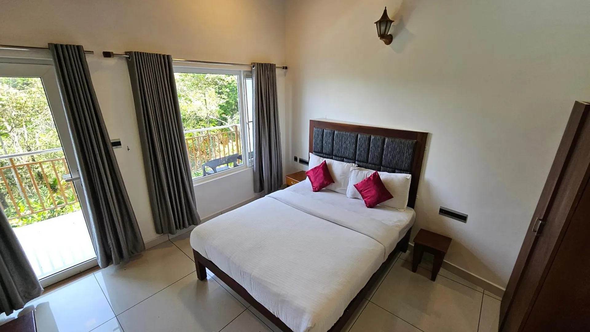 Bed & Breakfast Bed and Breakfast Misty Bush Munnar India